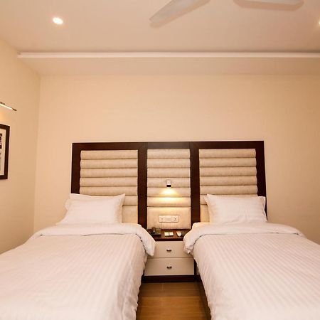 Hotel One Rahim Yar Khan Club Road エクステリア 写真