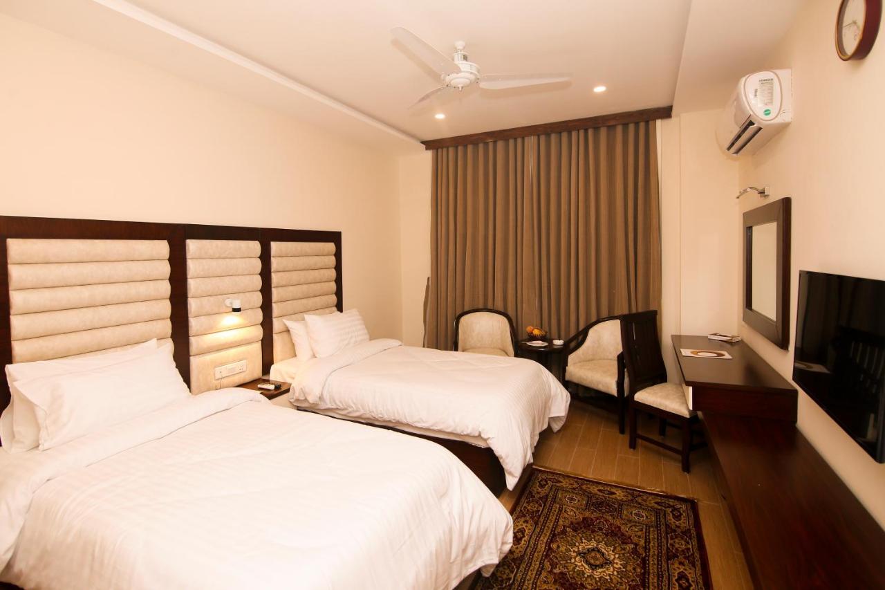 Hotel One Rahim Yar Khan Club Road エクステリア 写真